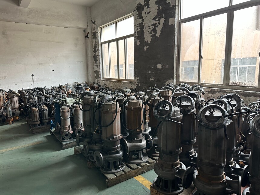 水泵工厂实拍.jpg 水泵工厂实拍.jpg